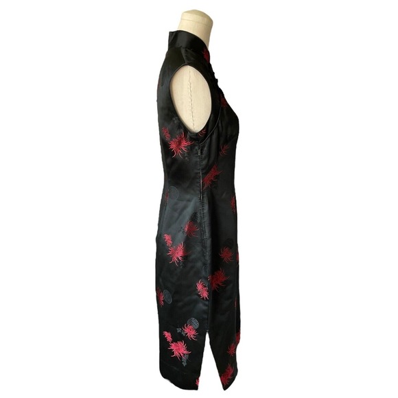 Vintage Silky Black and Red Asian Cheongsam Qipao Dress Symbol Floral Jacquard - Picture 4 of 7